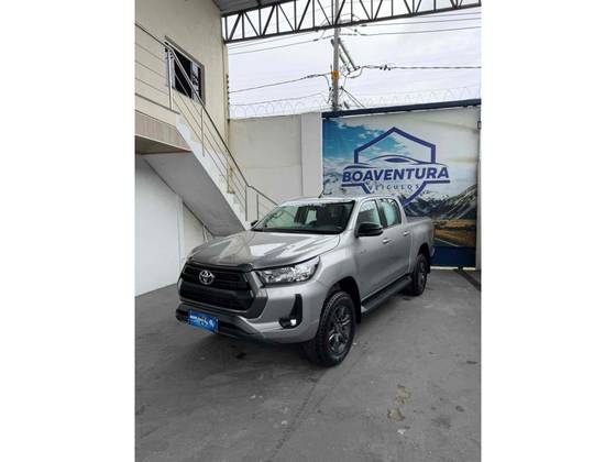 TOYOTA HILUX 2.8 D-4D TURBO DIESEL CD SR 4X4 AUTOMÁTICO TOYOTA HILUX 2.8 D-4D TURBO DIESEL CD SR 4X4 AUTOMÁTICO